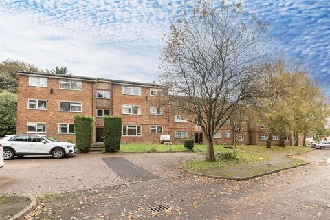 Aysgarth Close, Harpenden 2 bed flat for sale