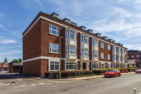 Swan Street, Petersfield, Hampshire 1 bed flat for sale