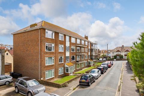 Cownwy Court, Park Crescent... 2 bed flat for sale