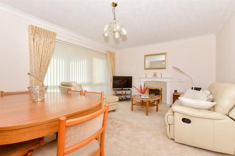 Wellington Road, Deal, Kent 2 bed ground floor flat for sale