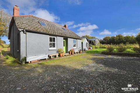 Capel Iwan, Newcastle Emlyn 3 bed detached house for sale