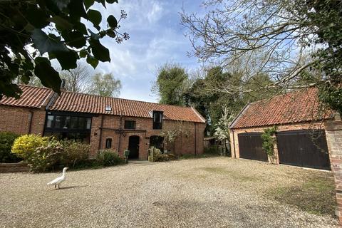 Dunkirk, Norwich NR11 4 bed end of terrace house for sale