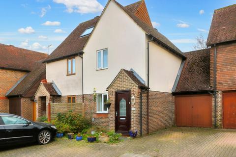 Tanners Meadow, Brockham 2 bed semi