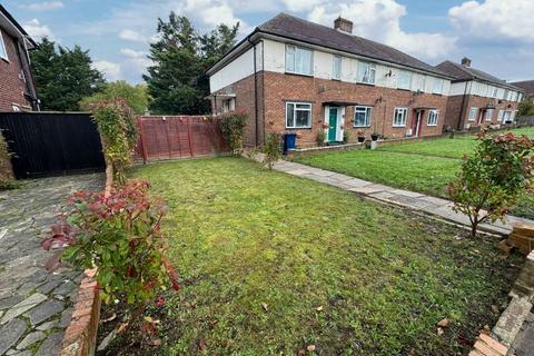 Bournemead Avenue, Northolt 2 bed maisonette for sale