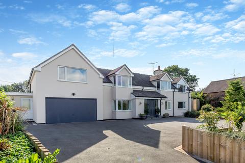 Alton Road, Denstone, ST14 5 bed detached house for sale
