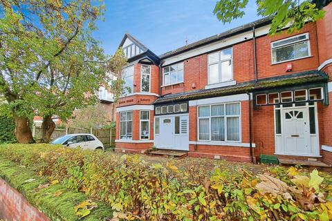 Moorfield Road, West Didsbury... 2 bed flat for sale