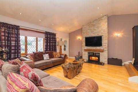Earls Hill, Cumbernauld, G68 4 bed detached bungalow for sale