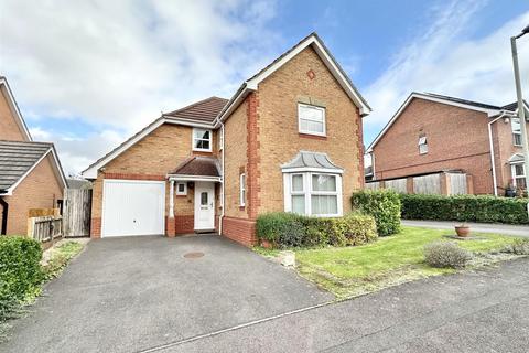 Broad Leys Road, Barnwood GL4 4 bed detached house for sale