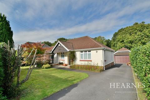 Glendale Avenue, Ferndown, BH22 3 bed detached bungalow for sale