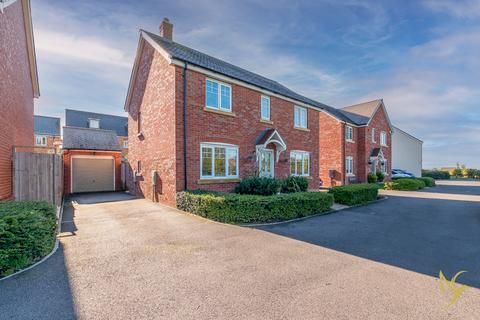 Droitwich WR9 4 bed detached house for sale