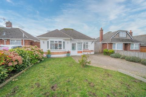 Mudeford Lane, Christchurch BH23 2 bed bungalow for sale