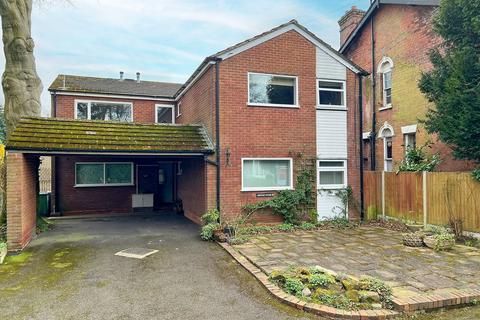 Clifton Road STOCKWELL END 2 bed maisonette for sale