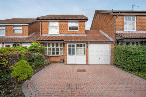 Oliver Road, Ascot 3 bed link detached house for sale