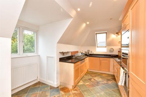 Wray Park Road, Reigate, Surrey 2 bed apartment for sale