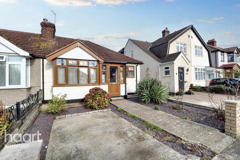 Jubilee Avenue, Romford, RM7 9LT 3 bed bungalow for sale