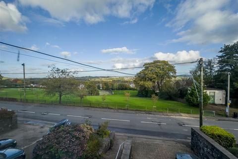 Sunnybank Road, Pontypool NP4 4 bed semi