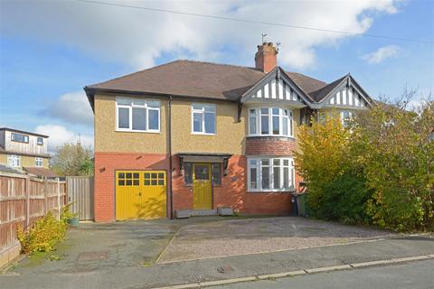 Kenwood Gardens, Copthorne, Shrewsbury 4 bed semi