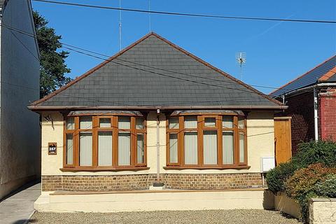 Penybanc Road, Ammanford 3 bed detached bungalow for sale