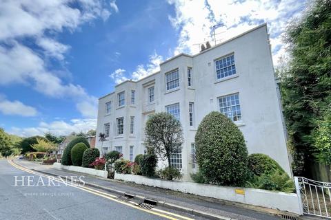 Branksome Wood Road, Bournemouth, BH2 3 bed apartment for sale