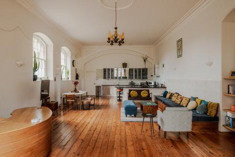 Frome, Somerset 2 bed flat for sale