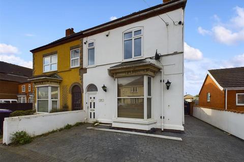 5 bedroom semi-detached house for sale