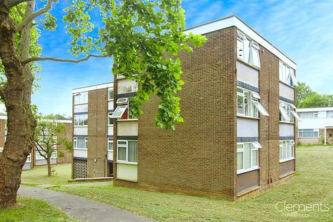 Westerdale, Hemel Hempstead HP2 2 bed flat for sale