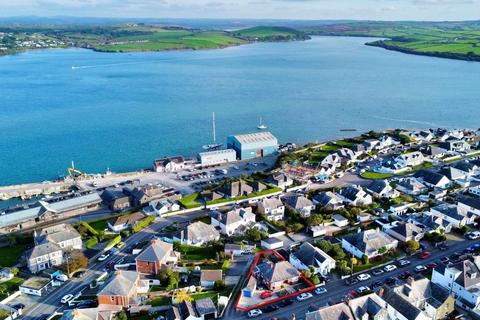 Padstow, PL28 3 bed detached bungalow for sale