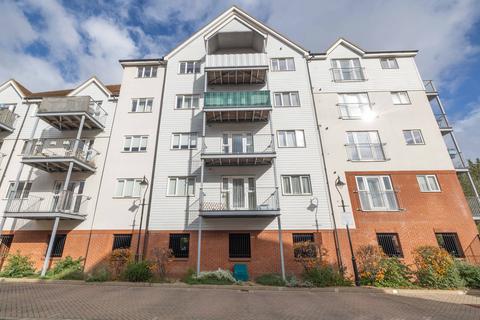 Westwood Drive, Canterbury, CT2 2 bed flat for sale