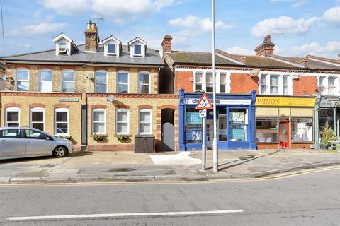 The Broadway, Broadstairs, Kent 2 bed maisonette for sale