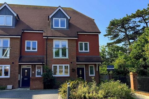 Yew Tree Court, Mill Gap Road... 4 bed townhouse for sale