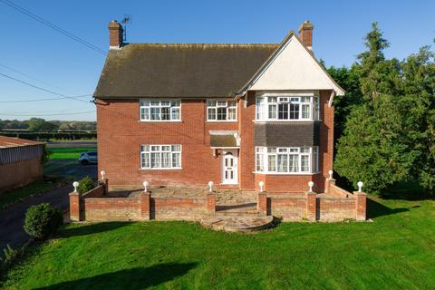 Ipswich Road, Ipswich IP6 4 bed detached house for sale