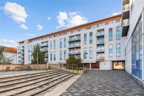 Streatham High Road, London, SW16 2 bed apartment for sale