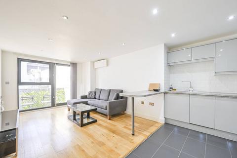 Ensign St, Tower Hill, London, E1 2 bed flat for sale