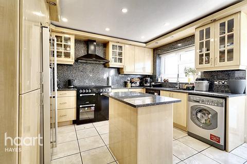 4 bedroom semi-detached house for sale
