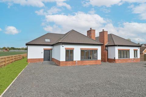 2 bedroom detached house for sale
