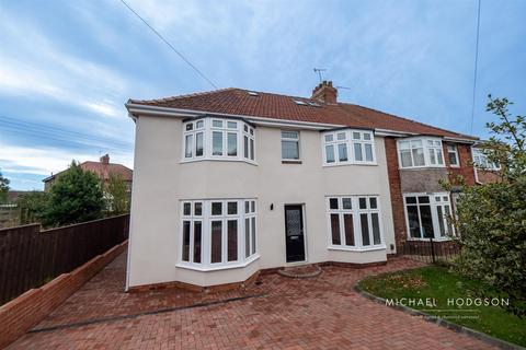 Beckwith Road, East Herrington... 6 bed semi