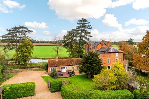 Watermill Lane, Wolverton Mill... 4 bed barn conversion for sale