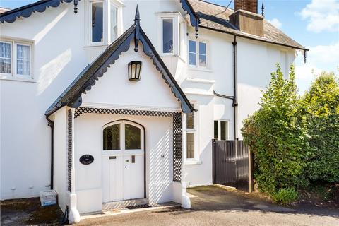 Nevill Park, Tunbridge Wells, Kent, TN4 2 bed apartment for sale