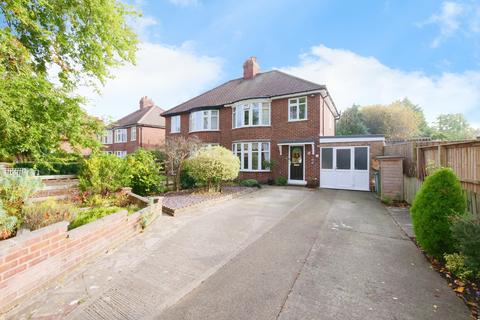 Hamilton Drive East, North Yorkshire... 3 bed semi