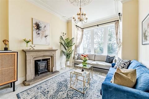 East View, Yeadon, Leeds, West Yorkshire 4 bed terraced house for sale