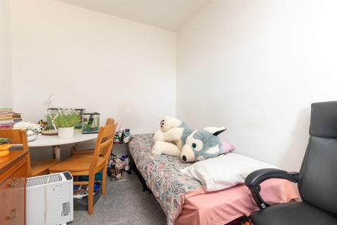 Institute Road, Chatham, Kent 1 bed flat for sale