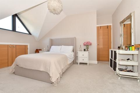 Crabble Hill, Dover, Kent 2 bed duplex for sale