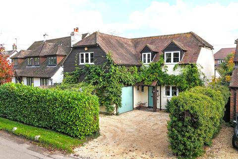 Ickford, Buckinghamshire 4 bed detached house for sale