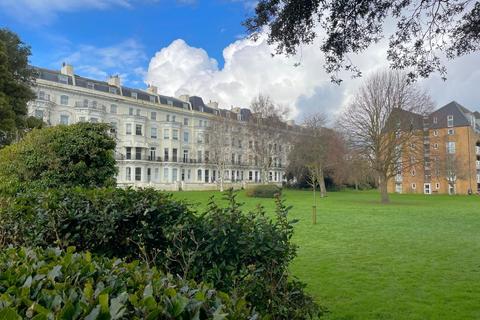 Clifton Gardens, Kent CT20 2 bed apartment for sale