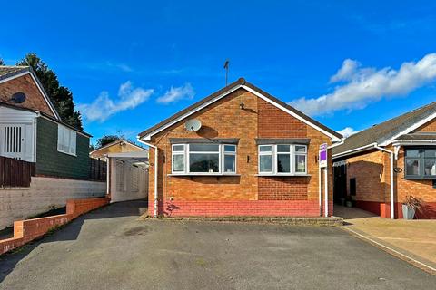 Bratch Park, Wombourne, WV5 2 bed detached bungalow for sale