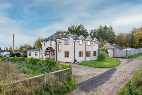 Sturmer Road, Halstead CO9 4 bed detached house for sale