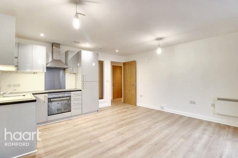 Portman House, Romford, RM1 2EQ 1 bed apartment for sale