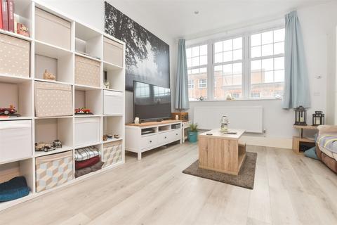 London Road, East Grinstead, West Sussex 2 bed apartment for sale
