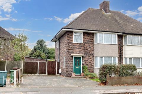 Gale Street, Dagenham 3 bed semi