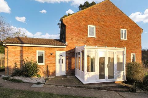 Ascot Close, Alton, Hampshire, GU34 2 bed end of terrace house for sale